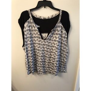 Plus-size patterned crop top